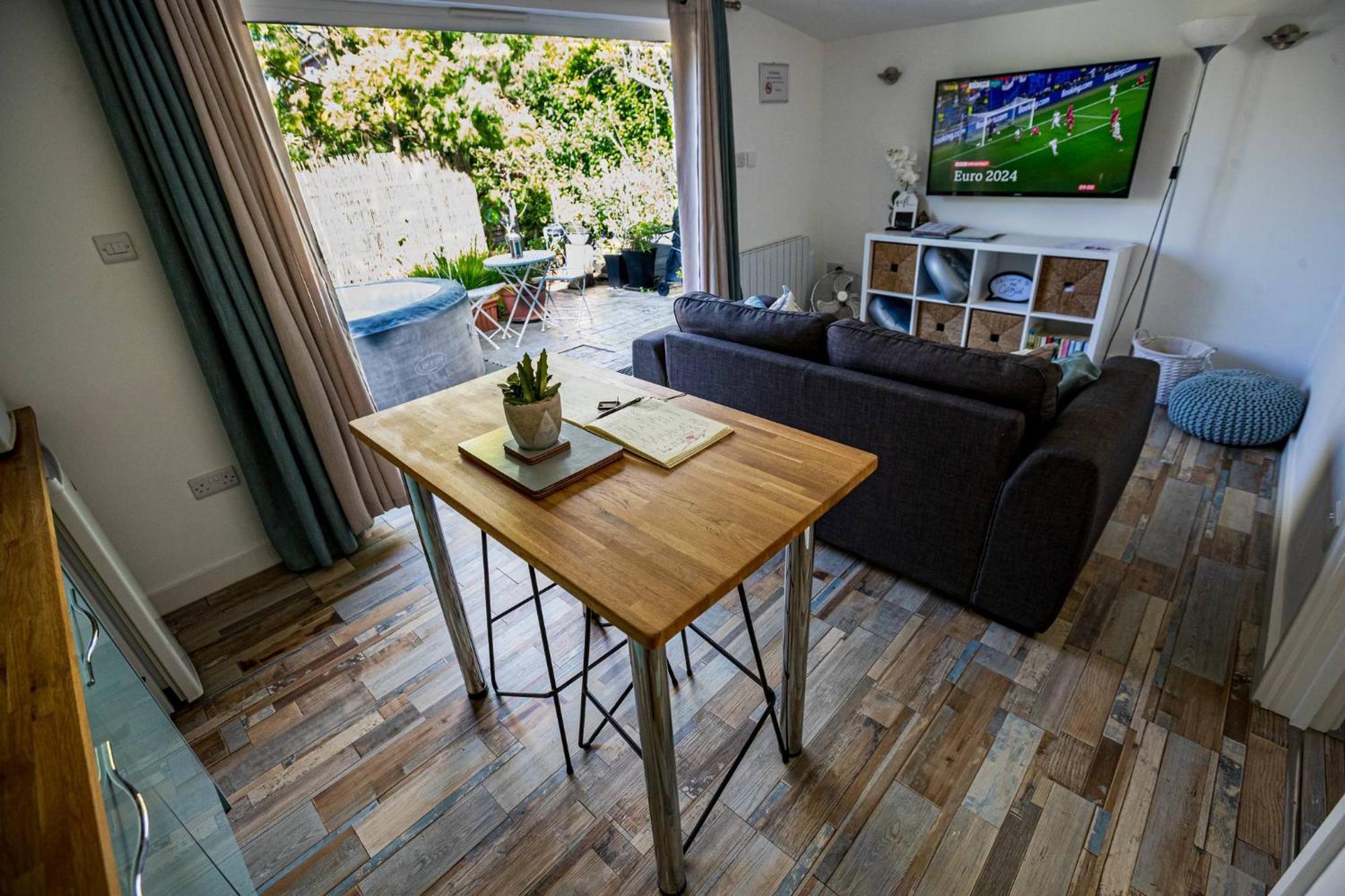 Hideaway Cabin For Two On Edge Of New Forest Hinton  Екстер'єр фото